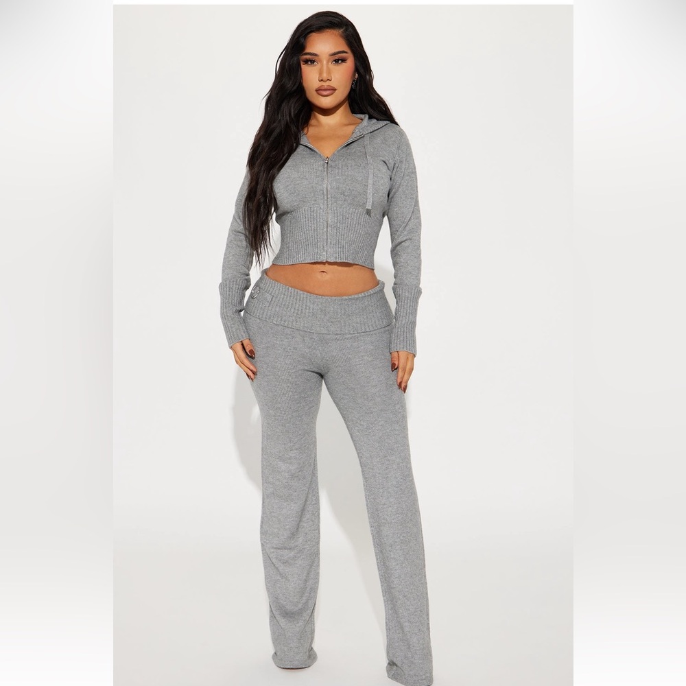 Fashion Nova Cropped Sweater Pant Set - Picture 3 of 3